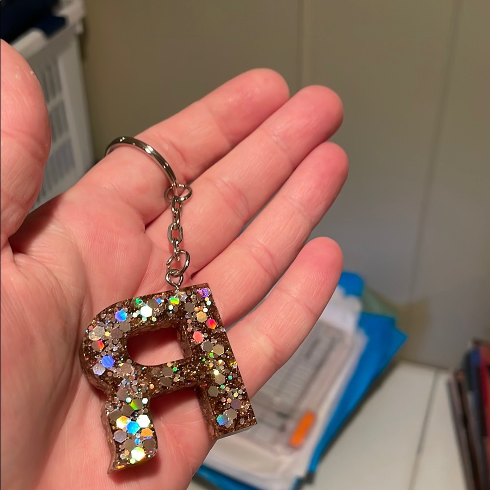 Glittery Gold Keychain Accessory R - Picture 5 of 9